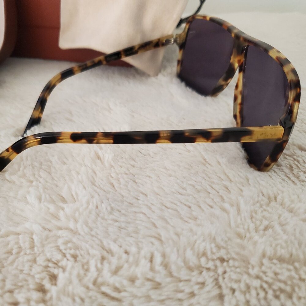 Illesteva Connecticut Sunglasses - Picture 4 of 6